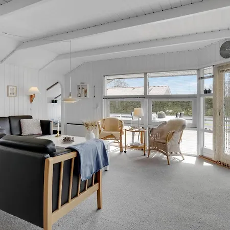 Stunning Home In Hejls With Wifi Hejls