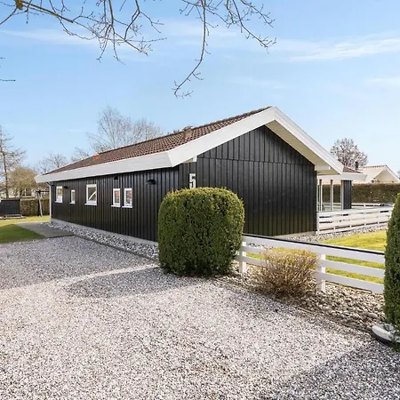 Stunning Home In Hejls With Wifi Prázdninový dům