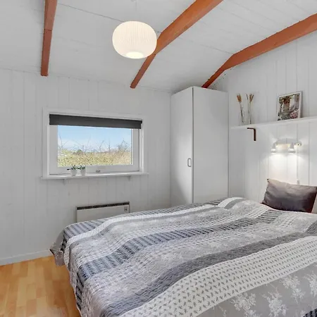 Stunning Home In Hejls With Wifi Hejls