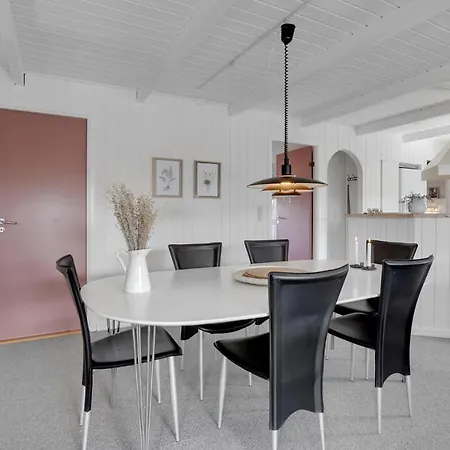 Stunning Home In Hejls With Wifi