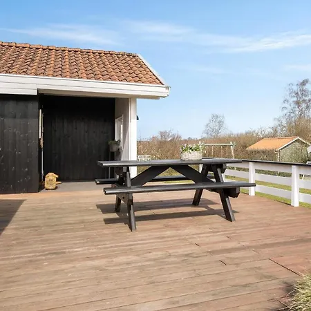 Stunning Home In Hejls With Wifi *